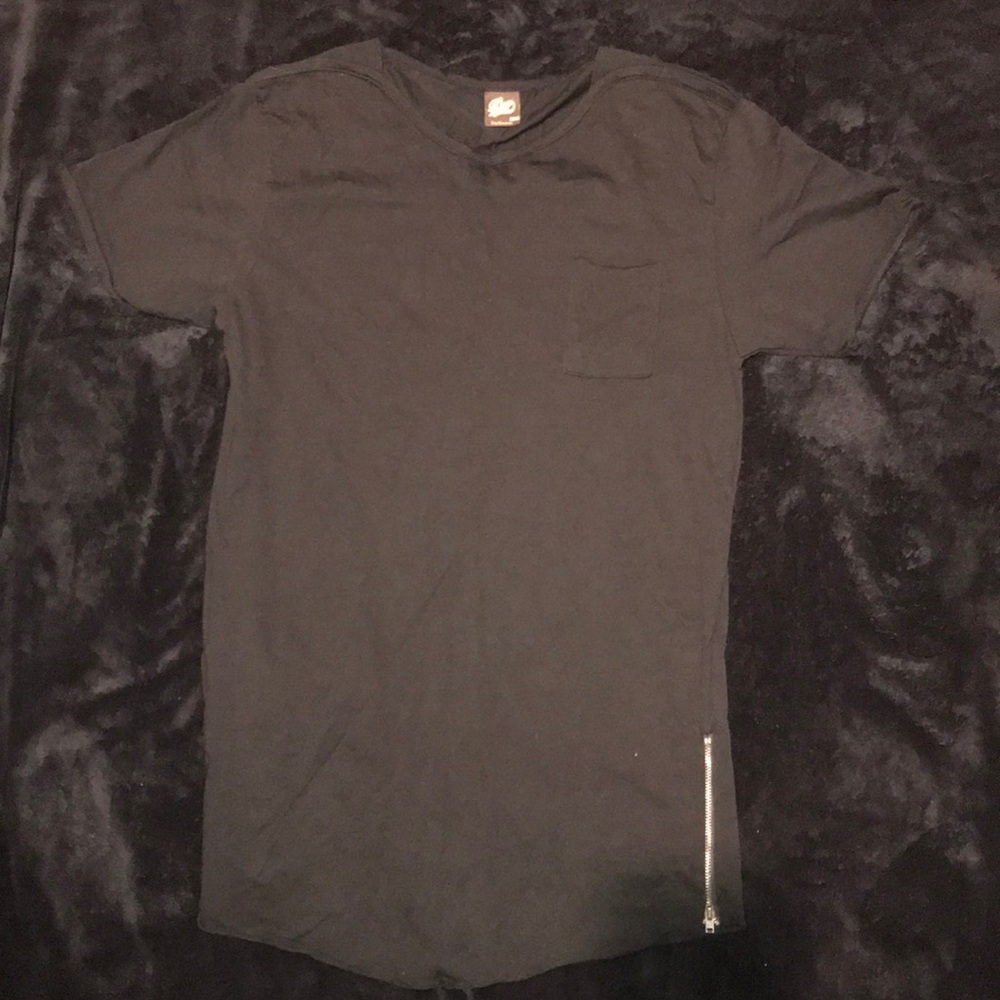 Men’s black side zip t-shirt sz L